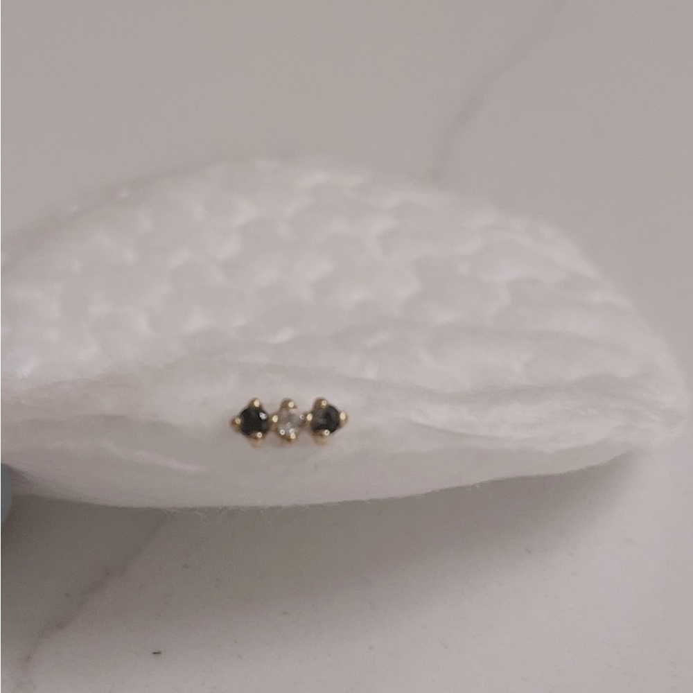 BVLA 14KT Gold and Diamond Threadless Piercing